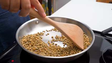 the smell of roasted coffee beans