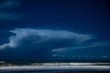 Fototapeta na wymiar storm over the sea