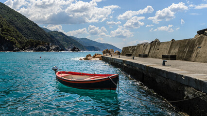 Fototapeta na wymiar coastal village of Monterosso al Mare, Cinque Terre, Italy.