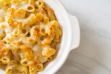 American mac and cheese, macaroni pasta in cheesy sauce