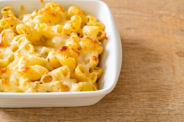 American mac and cheese, macaroni pasta in cheesy sauce