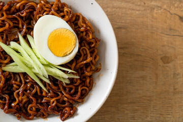 Korean Instant Noodle with Black Bean Sauce (Jajangmyeon or JJajangmyeon)