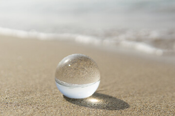 ビーチと水晶玉