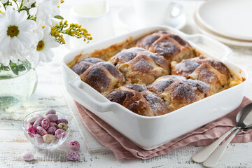 Bread and butter hot cross buns pudding