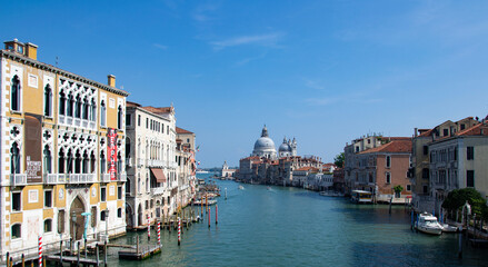 Fototapeta na wymiar Panoramic view of the grand canal in Venice from the Academy Bridge