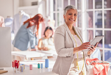 Obraz premium Portrait of designer, fashion and senior woman with tablet for a digital collaboration, creative dress and a material design. Tailor business leadership, fabric seamstress and clothing manufacturing