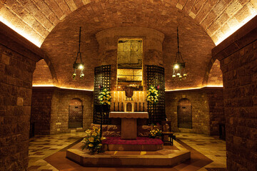 Crypt with the tomb of Saint Francis in the Basilica 