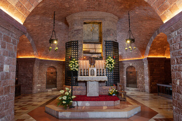 Crypt with the tomb of Saint Francis in the Basilica 