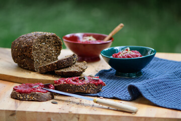 Tartinade de betterave, mise en scène culinaire