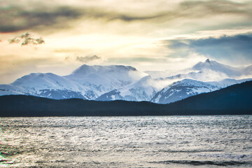 Fototapeta na wymiar Alaska Mountain Sunset