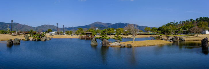 Fototapeta premium 福井県敦賀市総合運動公園の池