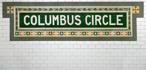 new york city subway sign - 580267945