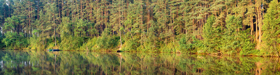 Obraz premium Sunrise on the lake