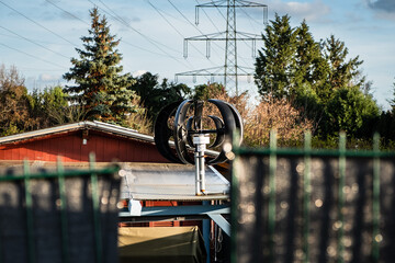Kleinwindkraftanlage auf dem Dach eines Schrebergartens in Düsseldorf, Nordrhein-Westfalen,...