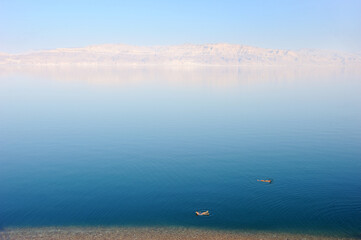 Obraz na płótnie Canvas The coast of the Dead Sea near Ein Gedi nature reserve in Israel