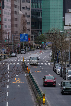 東京都港区西新橋3丁目歩道橋から見える都市風景