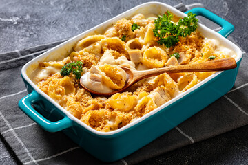 cheesy and creamy chicken and shells pasta bake