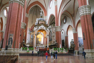 Fototapeta na wymiar Bologna, Italy - 17 Nov, 2022: Interior of the Basilica di San Petronio cathedral