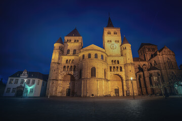 Fototapeta na wymiar Trier Cathedral at night- Trier, Germany