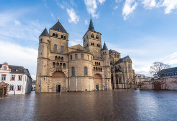 Fototapeta na wymiar Trier Cathedral and Liebfrauenkirche (Church of Our Lady) - Trier, Germany