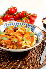 MACARRÃO E TOMATE
