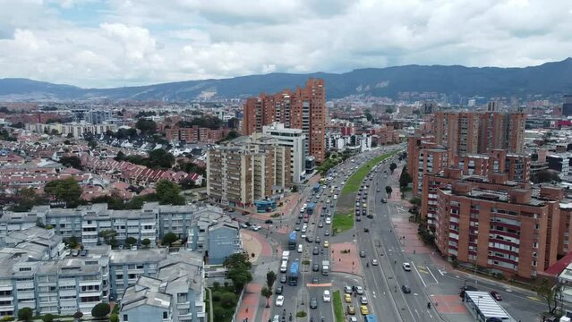 streets of bogota with vehicles and movement