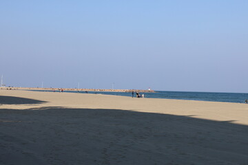 La plage le long de la mer méditerranée, ville de Canet en Roussillon, département des Pyrenees Orientales, France