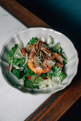 grilled shrimps with salad