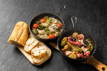 アヒージョ スペイン料理　Clam Ahijo (Oil baked dish)