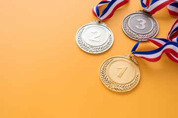 金メダル（1位）、銀メダル（２位）、銅メダル（３位）