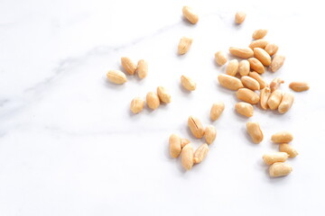 塩味のバターピーナッツ