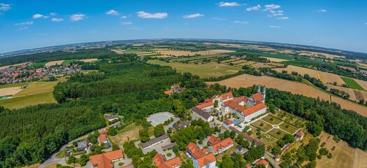 Kloster Holzen am Rand des Lechtals in Nordschwaben