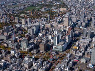 北海道新幹線を迎える札幌駅とテレビ塔・大通公園