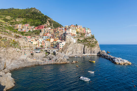Italy, Liguria, Manarola, View of historic village along Cinque Terre