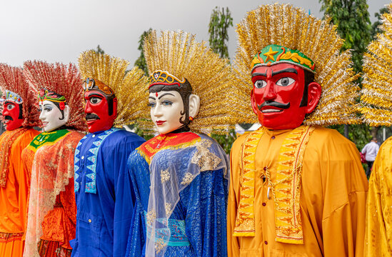 Ondel-ondel is a large puppet figure featured in Betawi folk performance of Jakarta, Indonesia. Ondel-ondel is an icon of Jakarta. Ondel-ondel are utilized for livening up festivals or for welcoming g