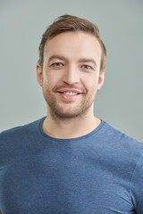 Obraz premium happy smiling man