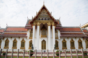 Naklejka premium Wat Benchamabophit Dusitwanaram or Marble Temple in Bangkok