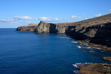 Fototapeta premium Scenic view on Atlantic ocean and coastline in Gran Canary, Spain