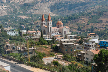 Fototapeta na wymiar Kirche von Bscharre, Libanon