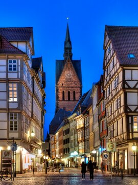 Der Klassiker in Hannover: Die Marktkirche durch die Kramerstra&szlig;e gesehen.