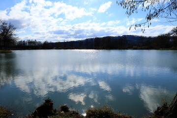 Blick auf den Seewaldsee bei Horrheim in Baden-Württemberg