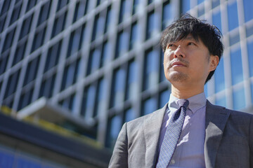 オフィスとビジネスマン