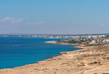 Fototapeta na wymiar Strand und Meer bei Ayia Napa auf Zypern