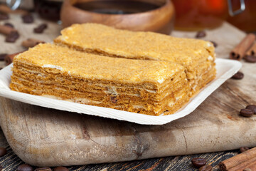 Sweet cake with lots of thin honey cakes