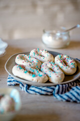 Pistoccheddus, dolce sardo artigianale con mandorle e glassa - Dolce tipico della tradizione sarda