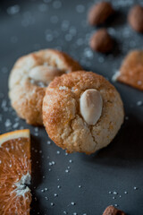 Amaretto, dolce sardo artigianale con mandorle e Arancia - Dolce tipico della tradizione sarda