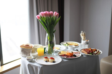 Breakfast in the room, room service