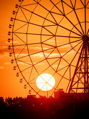 観覧車の夜明け     気持ちの良い朝日