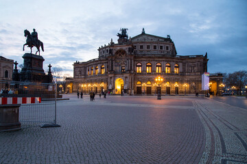 Fototapeta na wymiar Statue of King Jan Wettyn and Semperoper Dresden