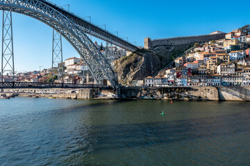 Case di Porto sul fiume